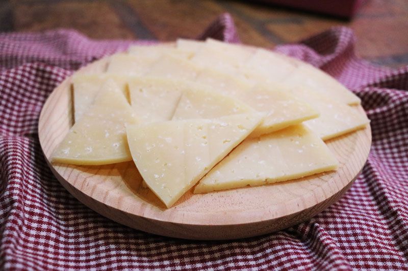 Queso curado Dehesa Dos Hermanas - Imagen 2